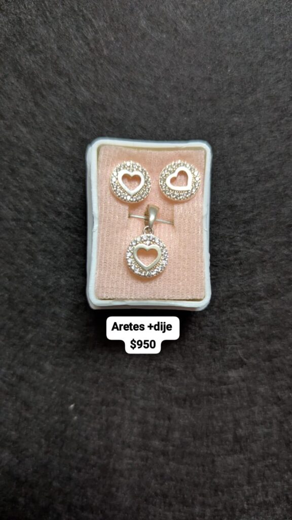 JUEGO ARETE + DIJE  CORAZON