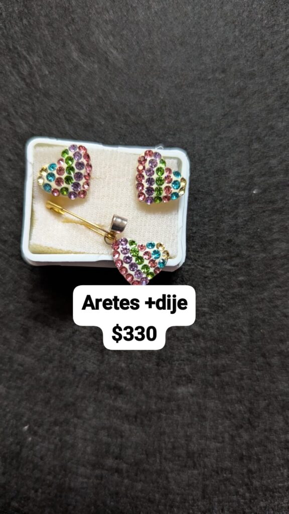 JUEGO ARETES + DIJE CORAZON Y PIEDRA.