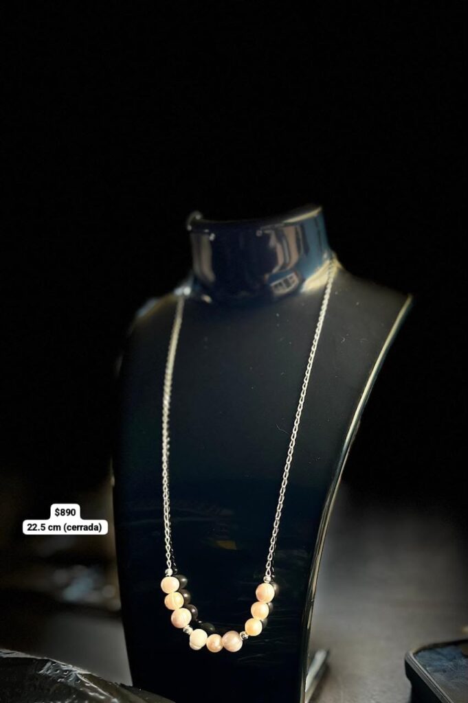 COLLAR CON PERLITAS